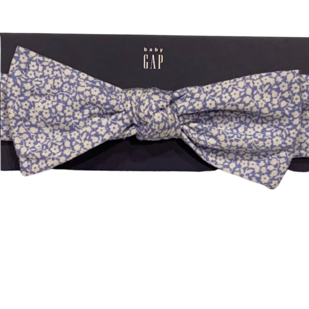 Baby Gap girl head band. BNWT.
